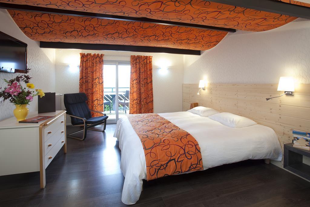 Logis Hotel Clair Matin Ле-Шамбон-сюр-Ліньон Екстер'єр фото